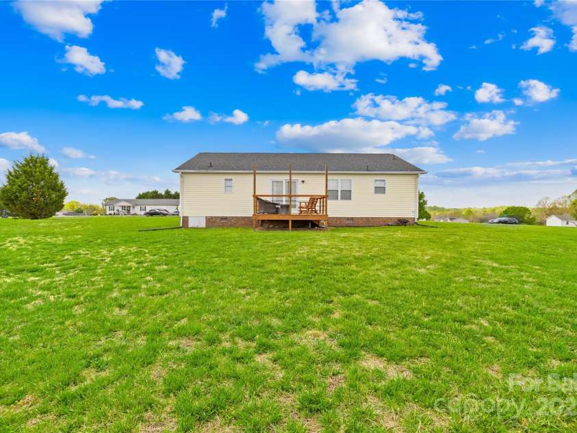 103 Chambwood Lane, Shelby, NC 28152.  MLS# CAR4270577, YatesRealty ID 25275. 