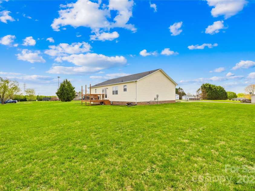 103 Chambwood Lane, Shelby, NC 28152.  MLS# CAR4270577, YatesRealty ID 25275. 