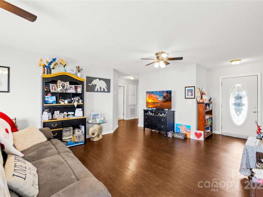 103 Chambwood Lane, Shelby, NC 28152.  MLS# CAR4270577, YatesRealty ID 25275. 