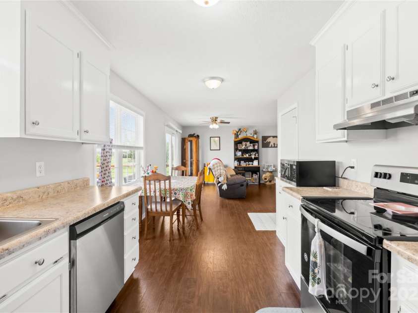 103 Chambwood Lane, Shelby, NC 28152.  MLS# CAR4270577, YatesRealty ID 25275. 