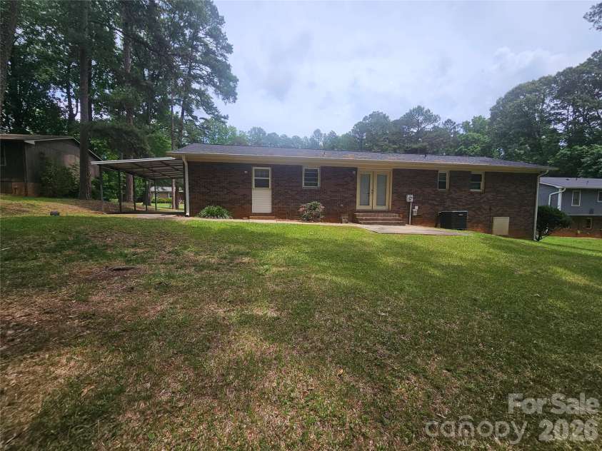 218 Hall Street, Salisbury, NC 28144.  MLS# CAR4386378, YatesRealty ID 25275. 