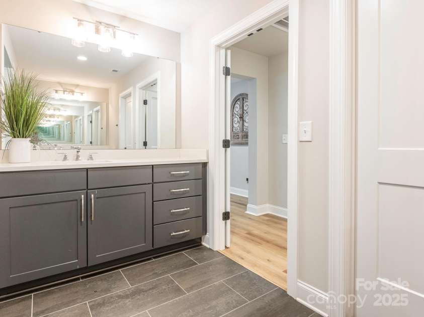 3227 Cape Fox Court, Denver, NC 28037.  MLS# CAR4273425, YatesRealty ID 25276. Primary Bathroom