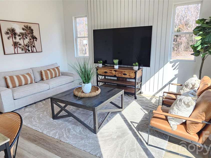 2910 21st street Lane, Hickory, NC 28601.  MLS# CAR4386412, YatesRealty ID 25277. 