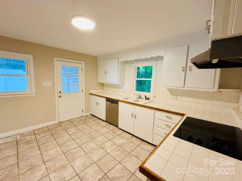 509 North Street, Belmont, NC 28012.  MLS# CAR4257016, YatesRealty ID 25278. 