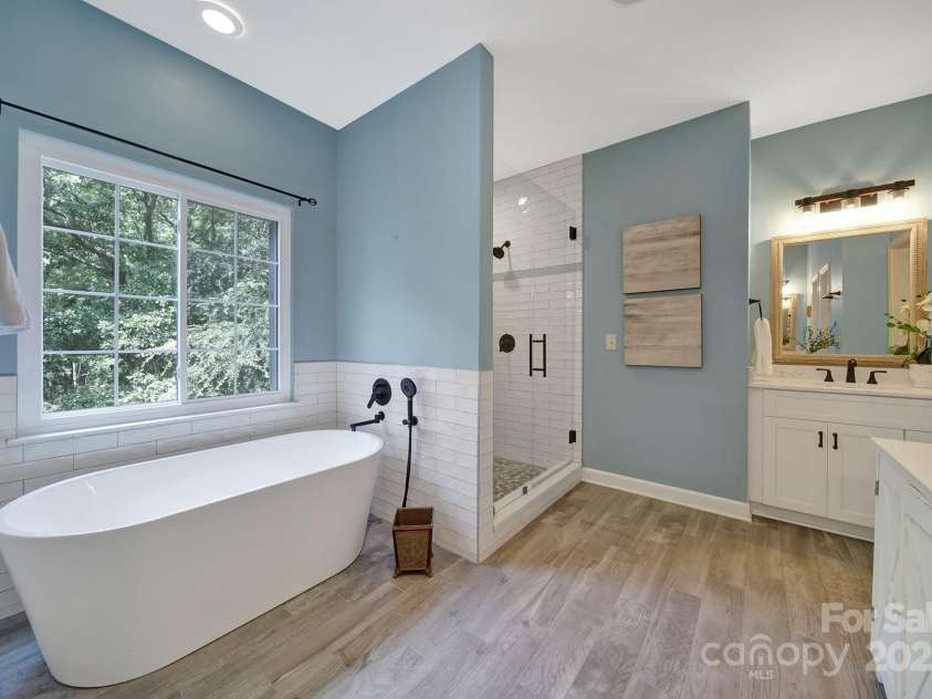 1201 Beckford Glen Drive, Waxhaw, NC 28173.  MLS# CAR4266155, YatesRealty ID 25279. ...and Freestanding Tub