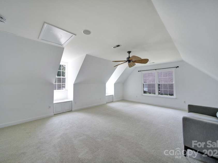 1201 Beckford Glen Drive, Waxhaw, NC 28173.  MLS# CAR4266155, YatesRealty ID 25279. Huge Bonus Room