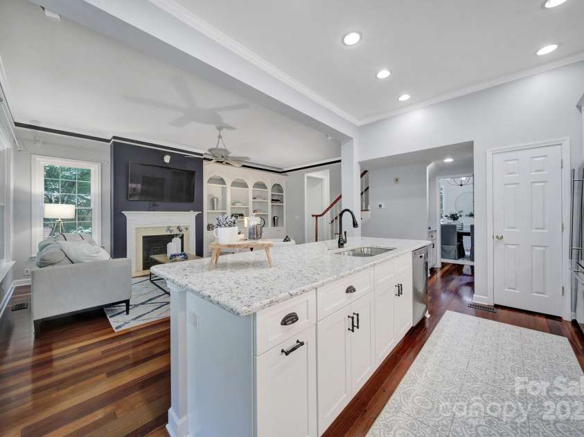 1201 Beckford Glen Drive, Waxhaw, NC 28173.  MLS# CAR4266155, YatesRealty ID 25279. Kitchen Open to Family Room
