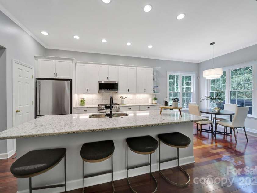 1201 Beckford Glen Drive, Waxhaw, NC 28173.  MLS# CAR4266155, YatesRealty ID 25279. ...Open to Breakfast Nook...