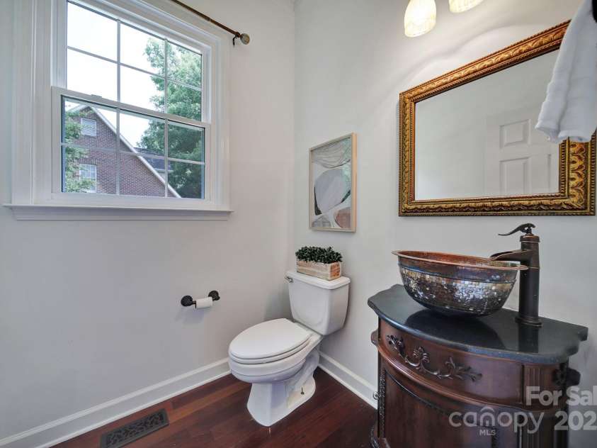 1201 Beckford Glen Drive, Waxhaw, NC 28173.  MLS# CAR4266155, YatesRealty ID 25279. Powder Room