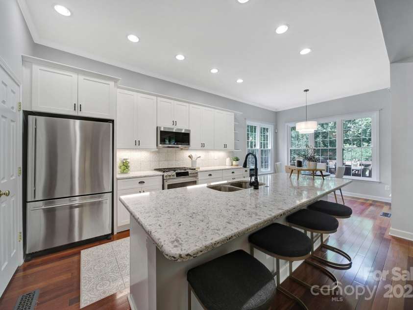 1201 Beckford Glen Drive, Waxhaw, NC 28173.  MLS# CAR4266155, YatesRealty ID 25279. Remodeled Kitchen with Recessed Lighting, Stainless Appliances...