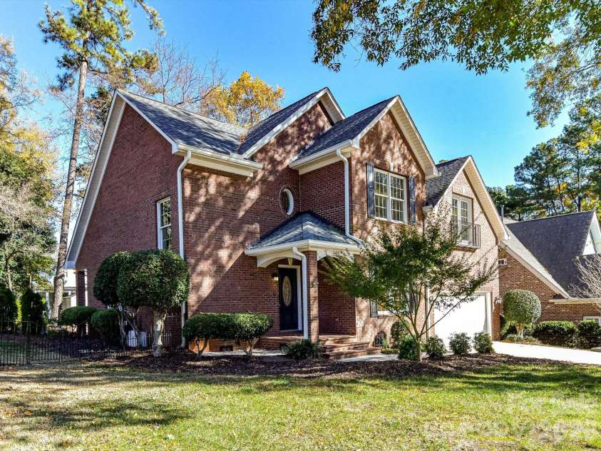 21410 Pinecrest Place, Cornelius, NC 28031.  MLS# CAR4321190, YatesRealty ID 25279. 