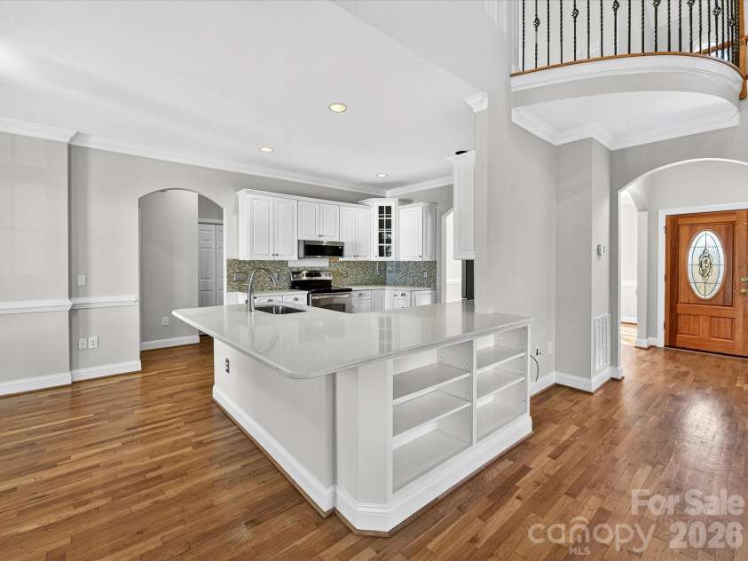 21410 Pinecrest Place, Cornelius, NC 28031.  MLS# CAR4321190, YatesRealty ID 25279. 