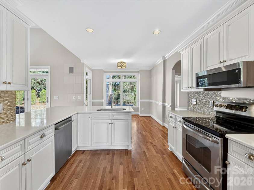 21410 Pinecrest Place, Cornelius, NC 28031.  MLS# CAR4321190, YatesRealty ID 25279. 