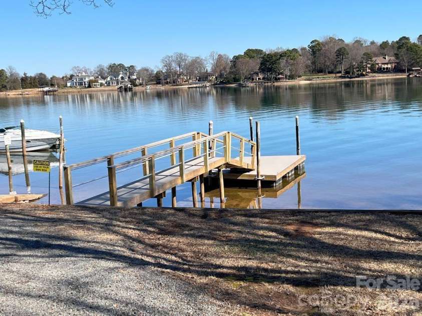 21410 Pinecrest Place, Cornelius, NC 28031.  MLS# CAR4321190, YatesRealty ID 25279. 