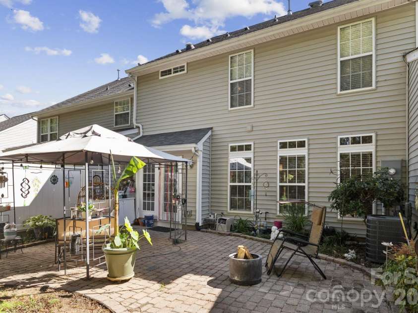 6037 Queens Walk Court, Fort Mill, SC 29707.  MLS# CAR4351635, YatesRealty ID 2528. 