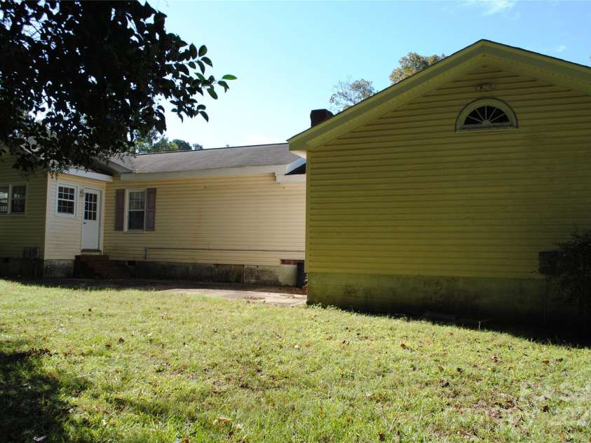 636 Statesville Boulevard, Salisbury, NC 28144.  MLS# CAR4307240, YatesRealty ID 2528. 
