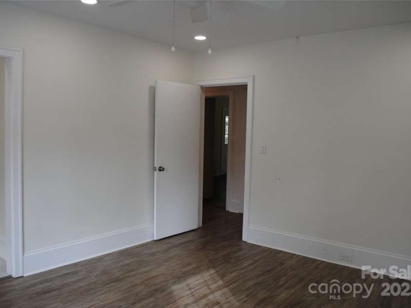 636 Statesville Boulevard, Salisbury, NC 28144.  MLS# CAR4307240, YatesRealty ID 2528. 