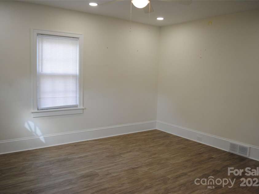 636 Statesville Boulevard, Salisbury, NC 28144.  MLS# CAR4307240, YatesRealty ID 2528. 