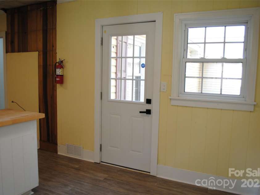 636 Statesville Boulevard, Salisbury, NC 28144.  MLS# CAR4307240, YatesRealty ID 2528. 