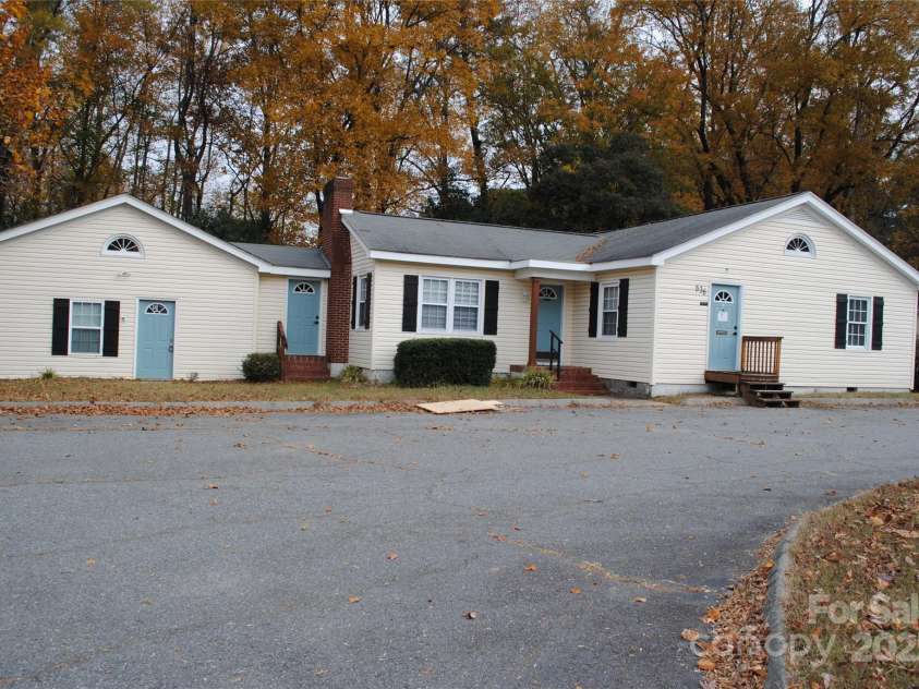636 Statesville Boulevard, Salisbury, NC 28144.  MLS# CAR4307240, YatesRealty ID 2528. 