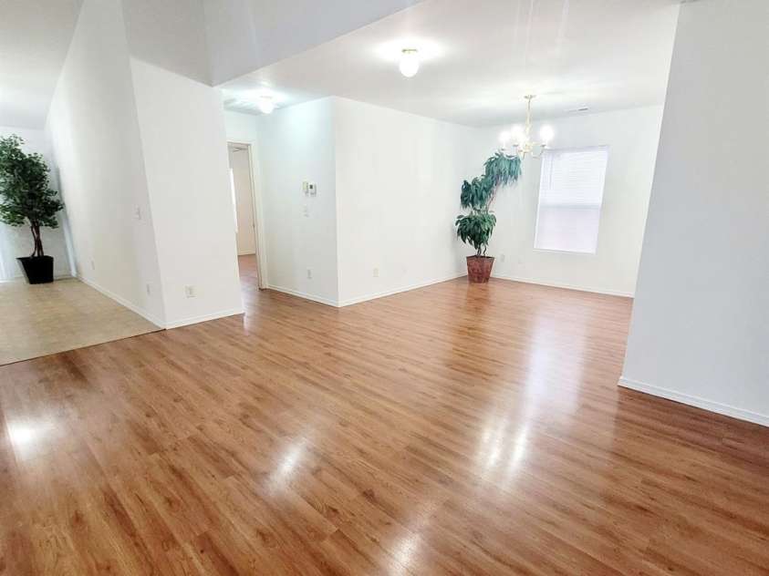 2416 Buckleigh Drive, Charlotte, NC 28215.  MLS# CAR4383918, YatesRealty ID 25280. 