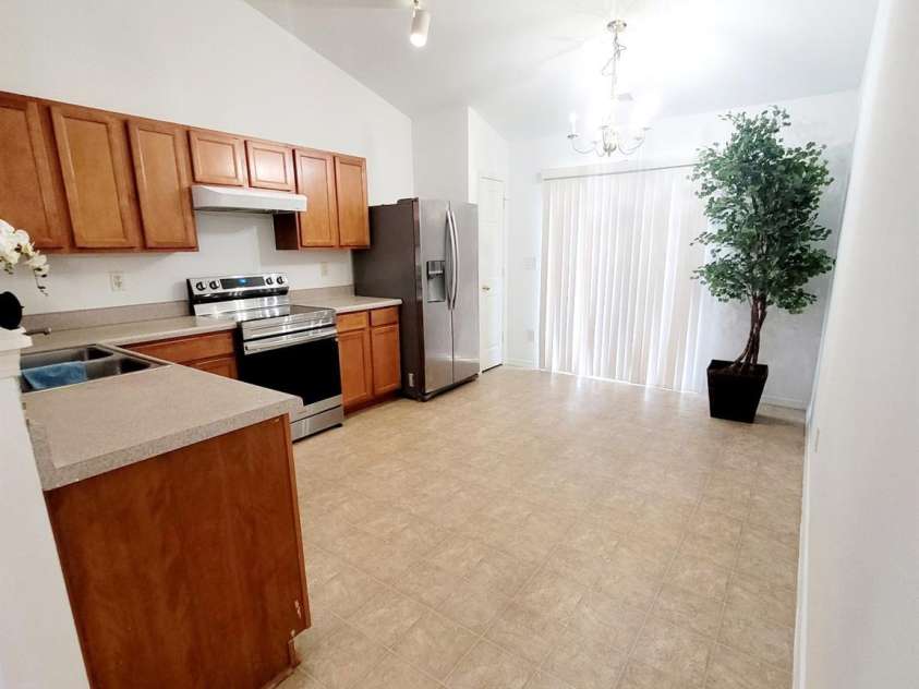 2416 Buckleigh Drive, Charlotte, NC 28215.  MLS# CAR4383918, YatesRealty ID 25280. 