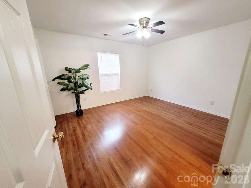 2416 Buckleigh Drive, Charlotte, NC 28215.  MLS# CAR4383918, YatesRealty ID 25280. 