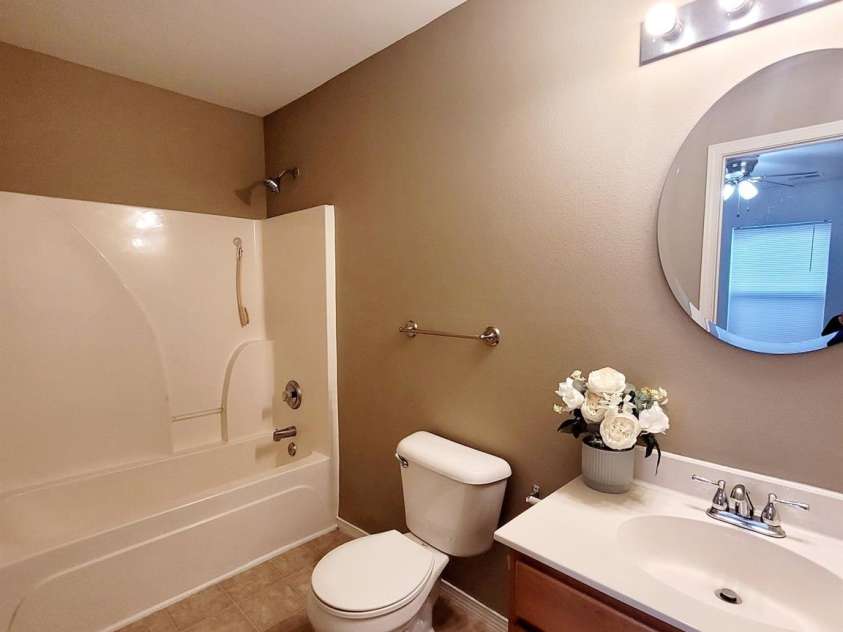 2416 Buckleigh Drive, Charlotte, NC 28215.  MLS# CAR4383918, YatesRealty ID 25280. 