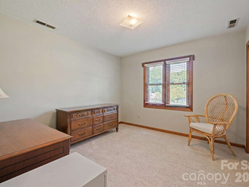 725 Sunridge Drive, Lincolnton, NC 28092.  MLS# CAR4379909, YatesRealty ID 25282. 