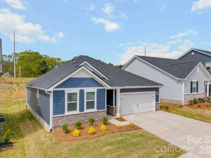 3013 Cunningham Farm Drive, Indian Trail, NC 28079.  MLS# CAR4363324, YatesRealty ID 25283. 