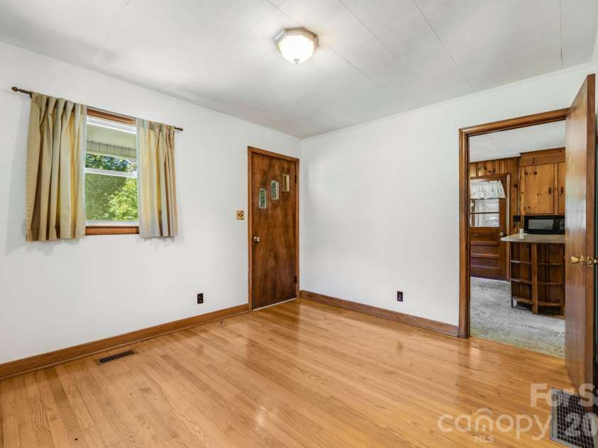 1111 Ammons Branch Road, Marshall, NC 28753.  MLS# CAR4383195, YatesRealty ID 25284. 