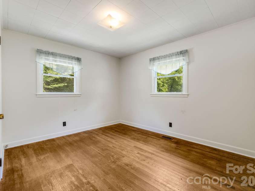 1111 Ammons Branch Road, Marshall, NC 28753.  MLS# CAR4383195, YatesRealty ID 25284. 