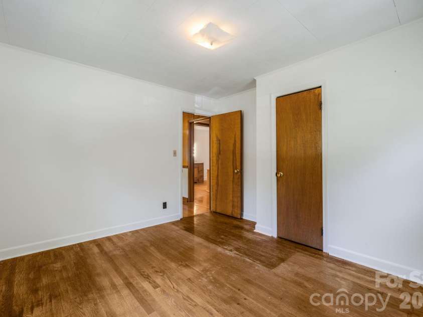 1111 Ammons Branch Road, Marshall, NC 28753.  MLS# CAR4383195, YatesRealty ID 25284. 
