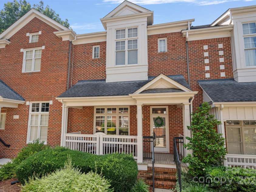 4708 Hill View Drive, Charlotte, NC 28210.  MLS# CAR4275753, YatesRealty ID 25284. 