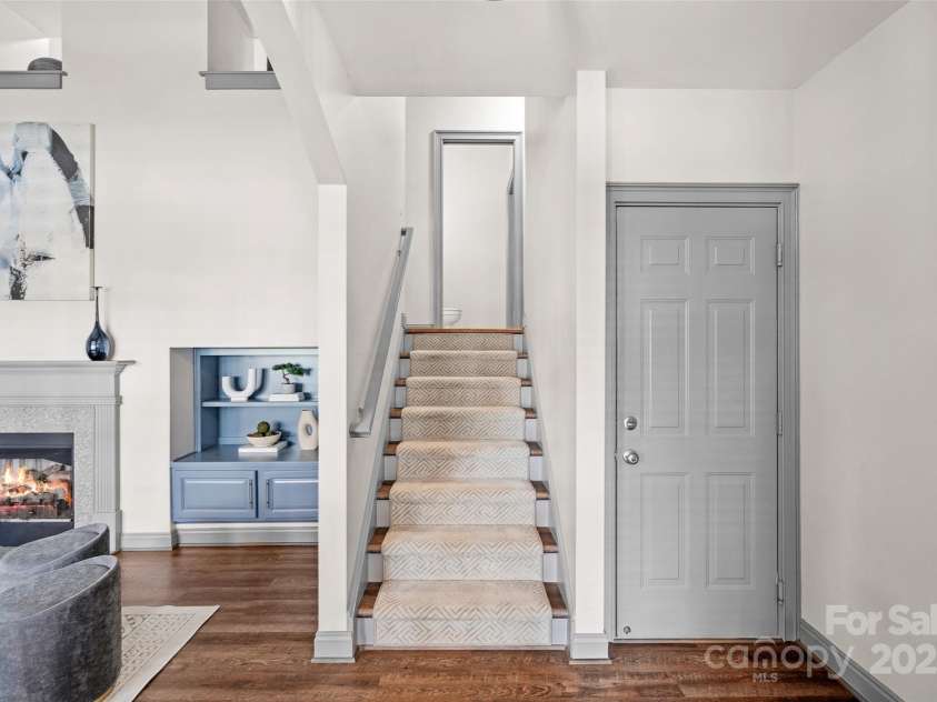 4708 Hill View Drive, Charlotte, NC 28210.  MLS# CAR4275753, YatesRealty ID 25284. 