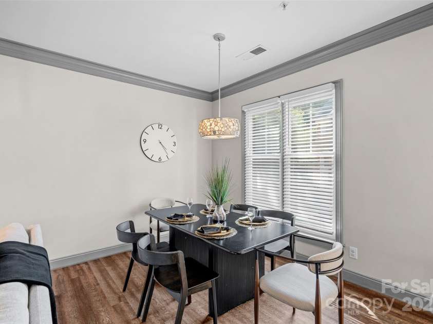 4708 Hill View Drive, Charlotte, NC 28210.  MLS# CAR4275753, YatesRealty ID 25284. 