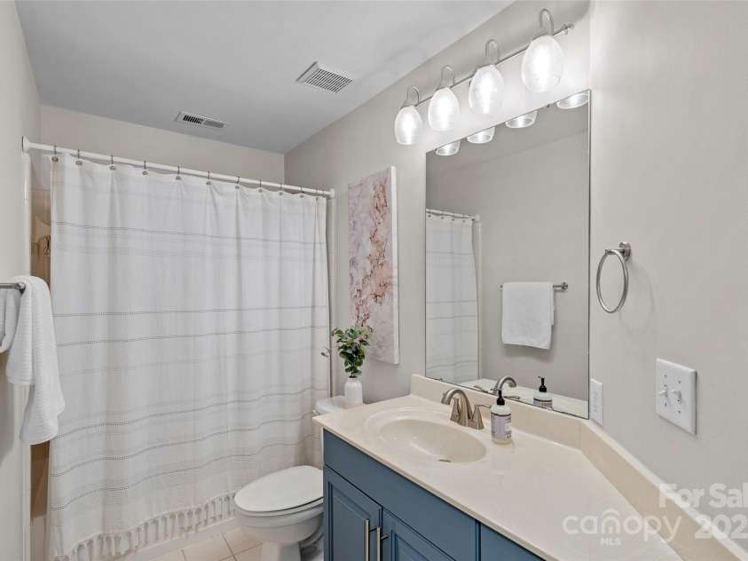 4708 Hill View Drive, Charlotte, NC 28210.  MLS# CAR4275753, YatesRealty ID 25284. 