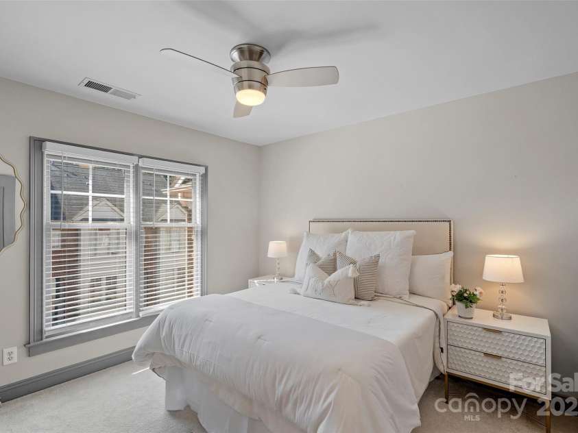 4708 Hill View Drive, Charlotte, NC 28210.  MLS# CAR4275753, YatesRealty ID 25284. 