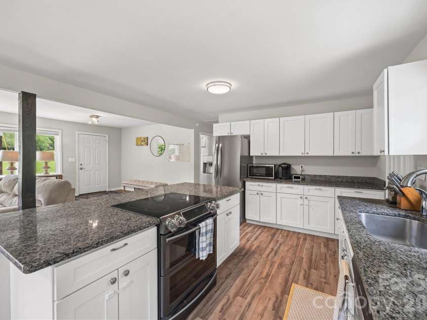 1848 Smiths Circle, Rock Hill, SC 29730.  MLS# CAR4380330, YatesRealty ID 25285. 