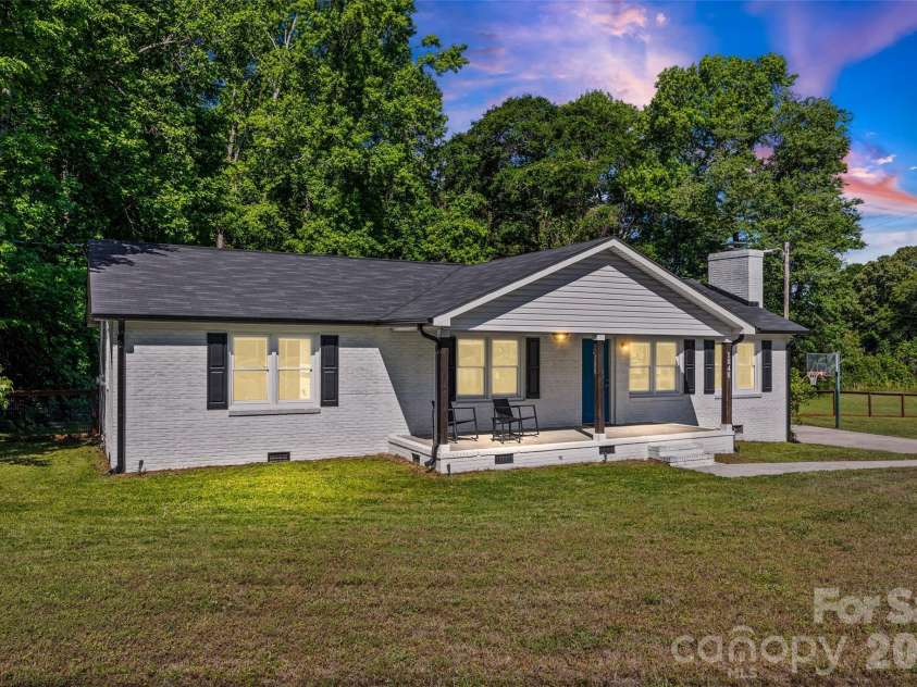 1848 Smiths Circle, Rock Hill, SC 29730.  MLS# CAR4380330, YatesRealty ID 25285. 