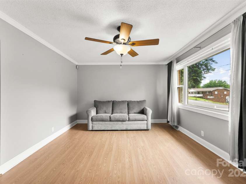 2615 Sherry Lane, Gastonia, NC 28054.  MLS# CAR4277858, YatesRealty ID 25288. 