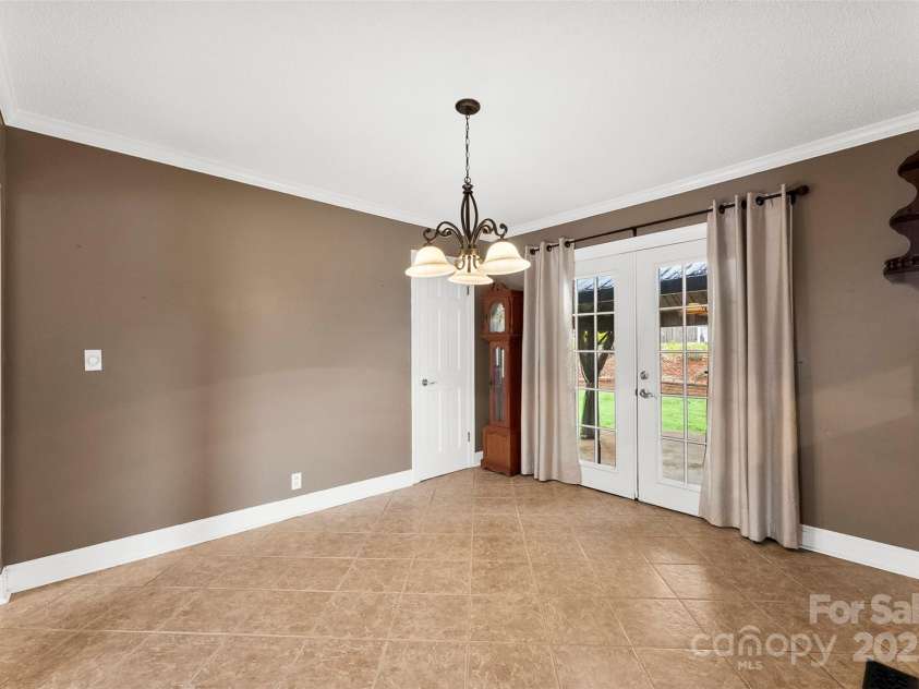 2615 Sherry Lane, Gastonia, NC 28054.  MLS# CAR4277858, YatesRealty ID 25288. 