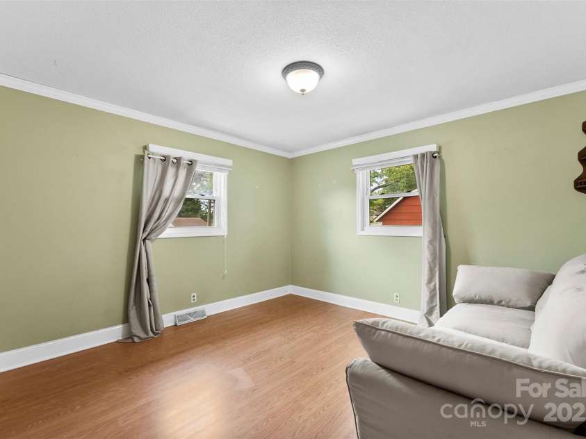 2615 Sherry Lane, Gastonia, NC 28054.  MLS# CAR4277858, YatesRealty ID 25288. 