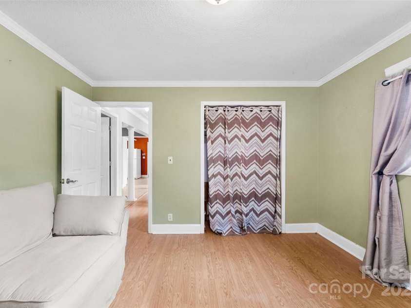 2615 Sherry Lane, Gastonia, NC 28054.  MLS# CAR4277858, YatesRealty ID 25288. 