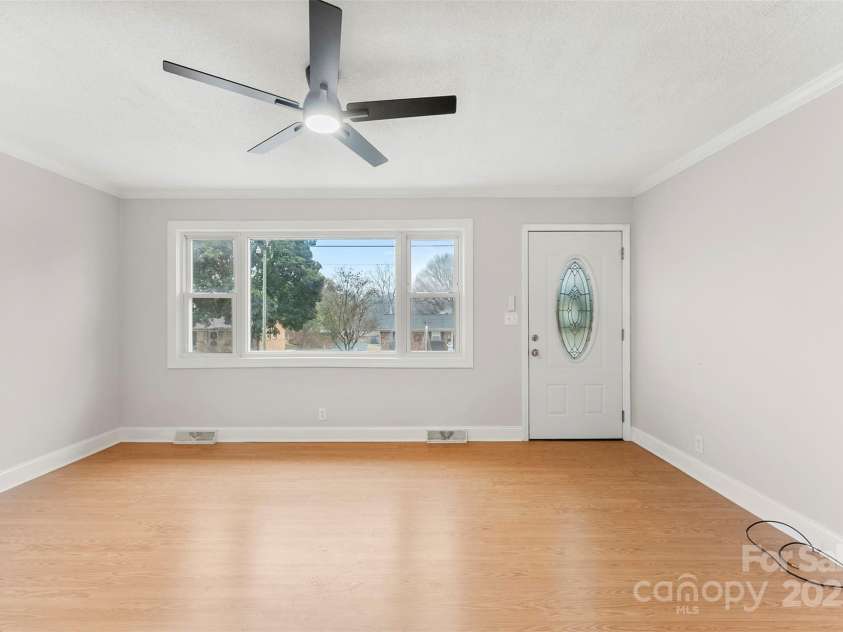 2615 Sherry Lane, Gastonia, NC 28054.  MLS# CAR4330570, YatesRealty ID 25288. 