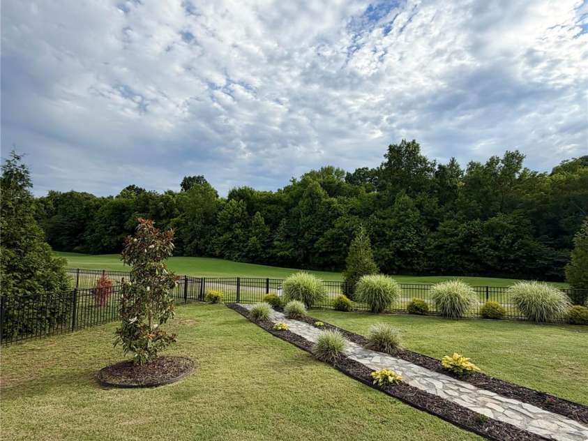 11756 Glenwood Drive, Locust, NC 28097.  MLS# CAR4375781, YatesRealty ID 25289. 