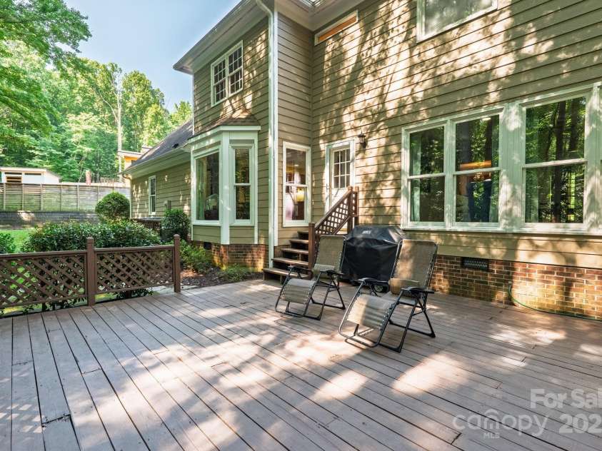 5024 Ardenwoods Drive, Charlotte, NC 28215.  MLS# CAR4278121, YatesRealty ID 25289. Deck 1