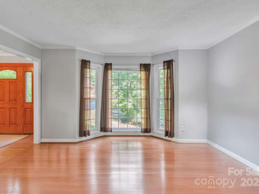 5024 Ardenwoods Drive, Charlotte, NC 28215.  MLS# CAR4278121, YatesRealty ID 25289. Formal Living Room/ Home Office (no furniture)
