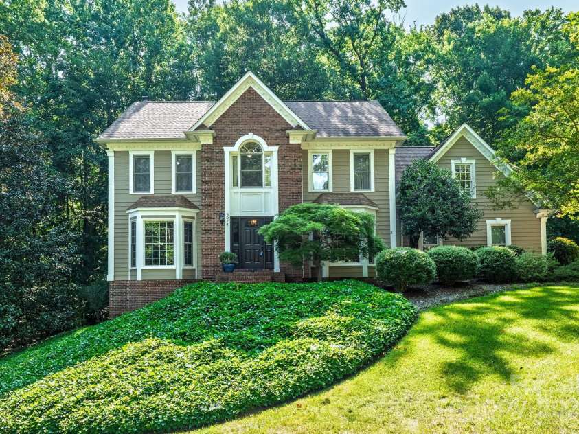 5024 Ardenwoods Drive, Charlotte, NC 28215.  MLS# CAR4278121, YatesRealty ID 25289. Front of House