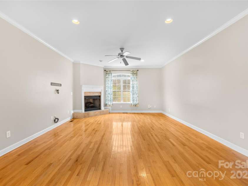 107 Dove Meadow Lane, Statesville, NC 28625.  MLS# CAR4333488, YatesRealty ID 2529. 